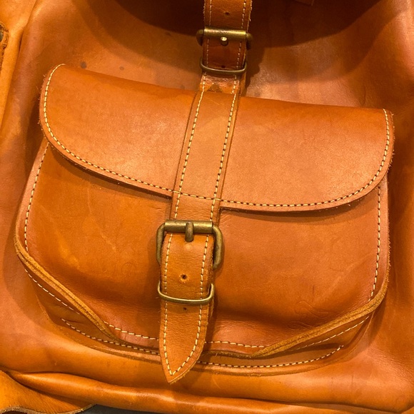 Grafea camel color leather backpack - Picture 2 of 12